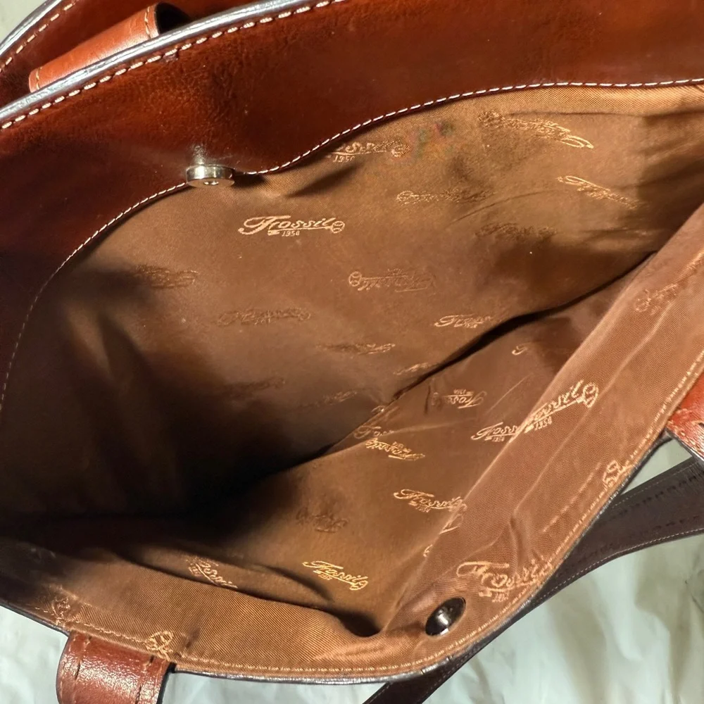 Fossil Brown Leather Shoulder Bag - Picture 9 of 15